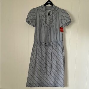 Isaac Mizrahi Target. NWT Striped Sustain Gray and White Dress. Size 6.